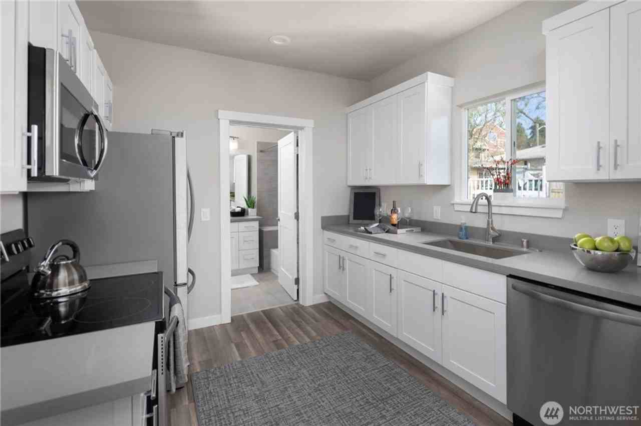 4140 38th Ave S - Photo 6 of 22