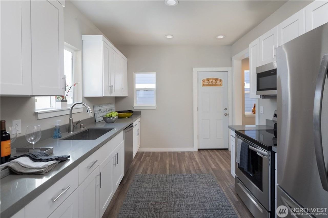 4140 38th Ave S - Photo 7 of 22