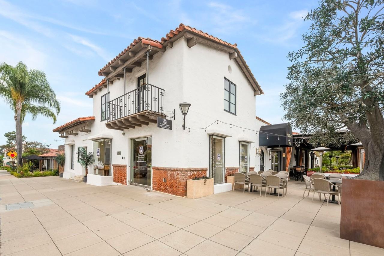 6106 Paseo Delicias - Photo 2 of 23