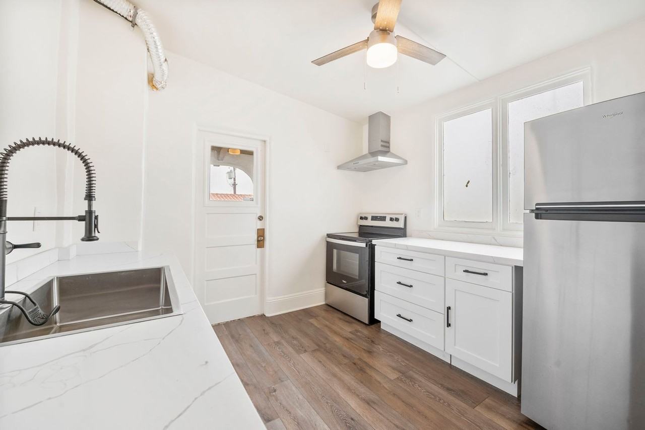 6106 Paseo Delicias - Photo 3 of 23