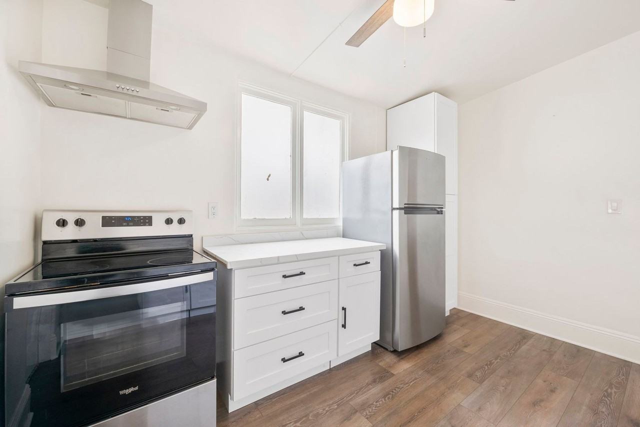 6106 Paseo Delicias - Photo 7 of 23
