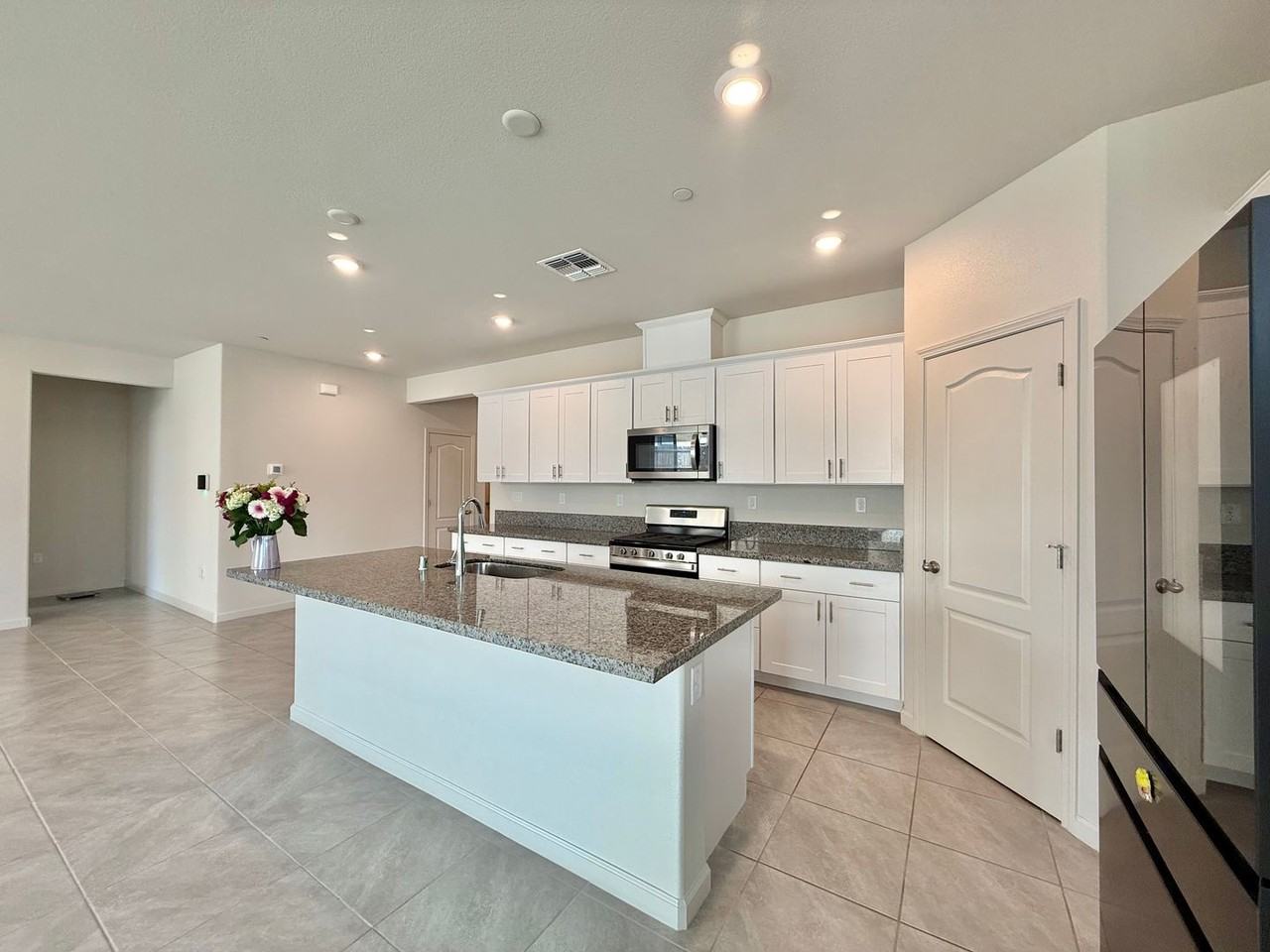 2350 Hibiscus Dr - Photo 3 of 18
