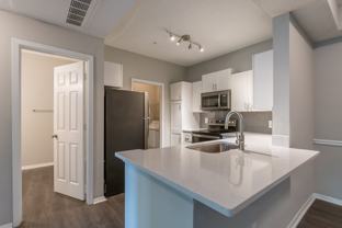 Axial Buckhead - Photo 1 of 1