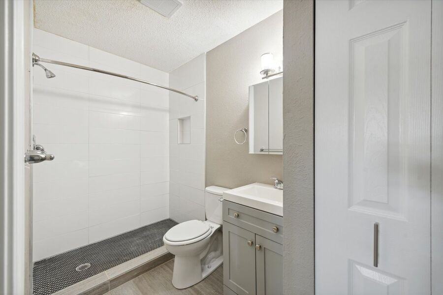 4013 Harvest Ln - Photo 5 of 8