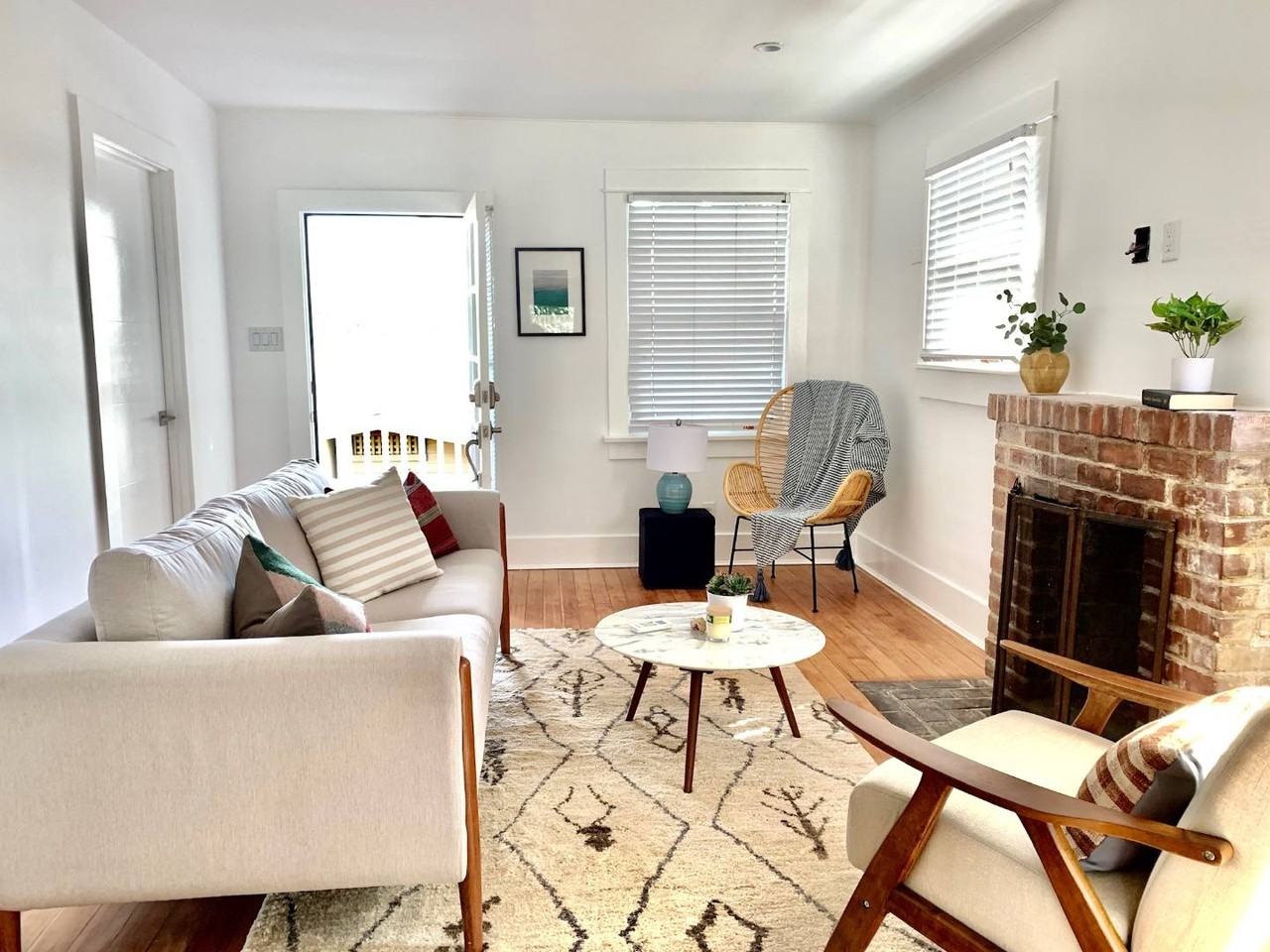 2319 Fargo Street - Photo 3 of 24