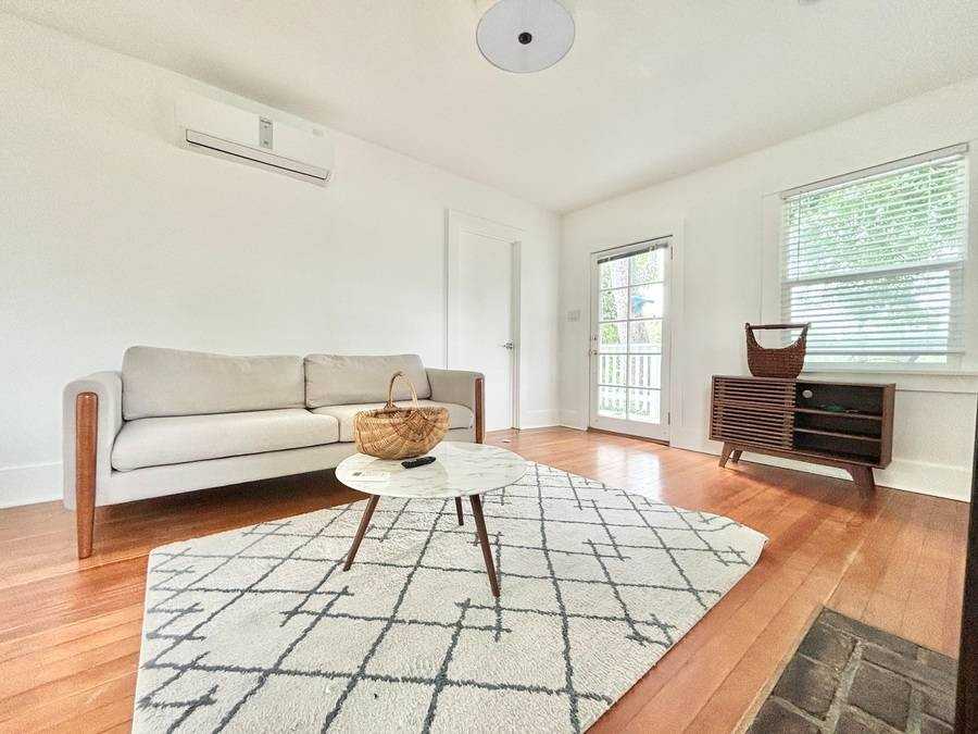 2319 Fargo Street - Photo 7 of 24