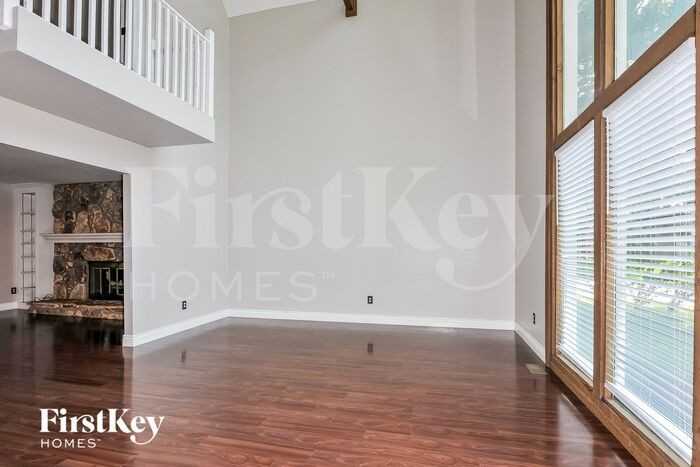 28 Guyenne Dr - Photo 3 of 15