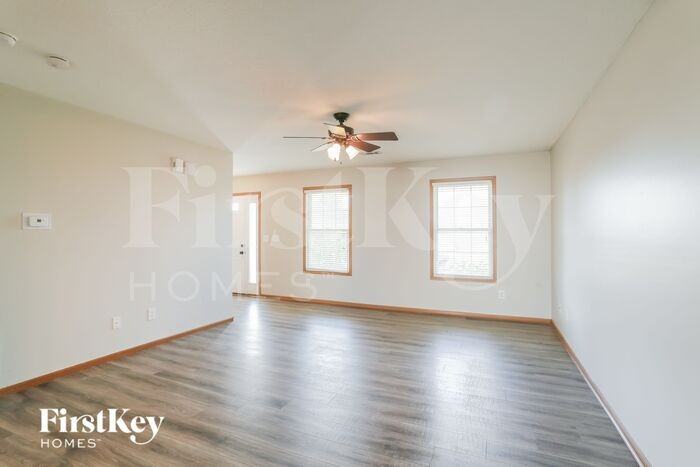 142 Dowler Dr - Photo 3 of 16