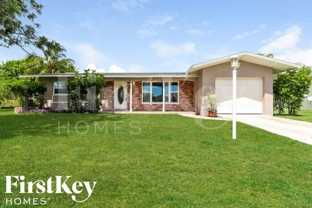 4512 Se 14th Pl - Photo 1 of 1