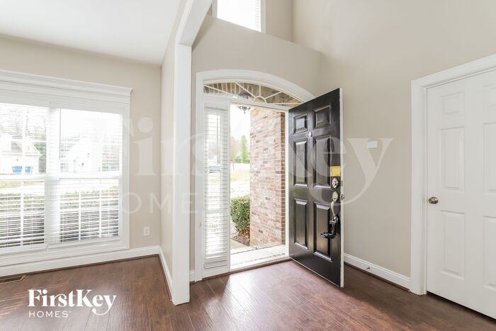 8303 Burchlawn Ct - Photo 3 of 16