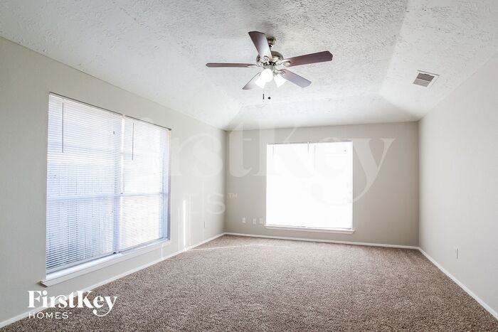 2507 Ironclad Dr - Photo 3 of 15