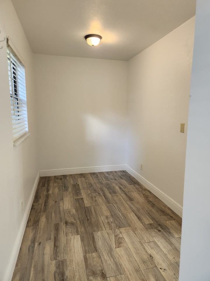 1005 N Bracewell Dr #NA - Photo 7 of 31