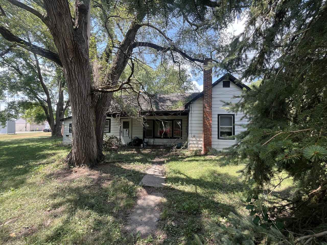 123 N Grant St #NA - Photo 2 of 4