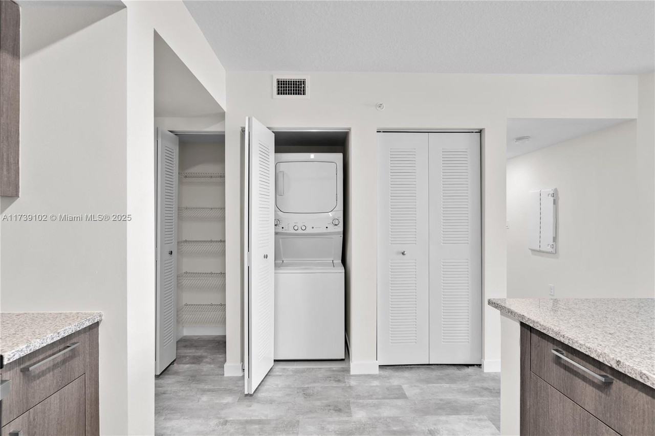 400 Nw 112th Ave #324 - Photo 5 of 12