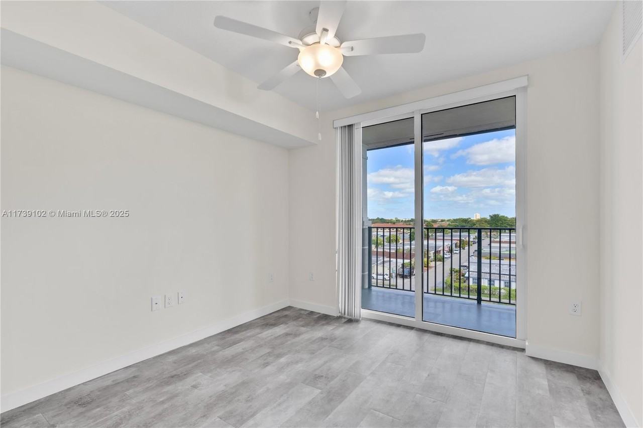 400 Nw 112th Ave #324 - Photo 6 of 12