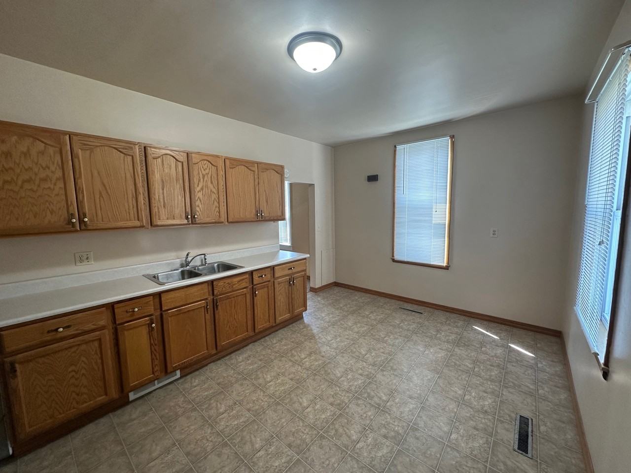 7259 Washington St #1 - Photo 3 of 9