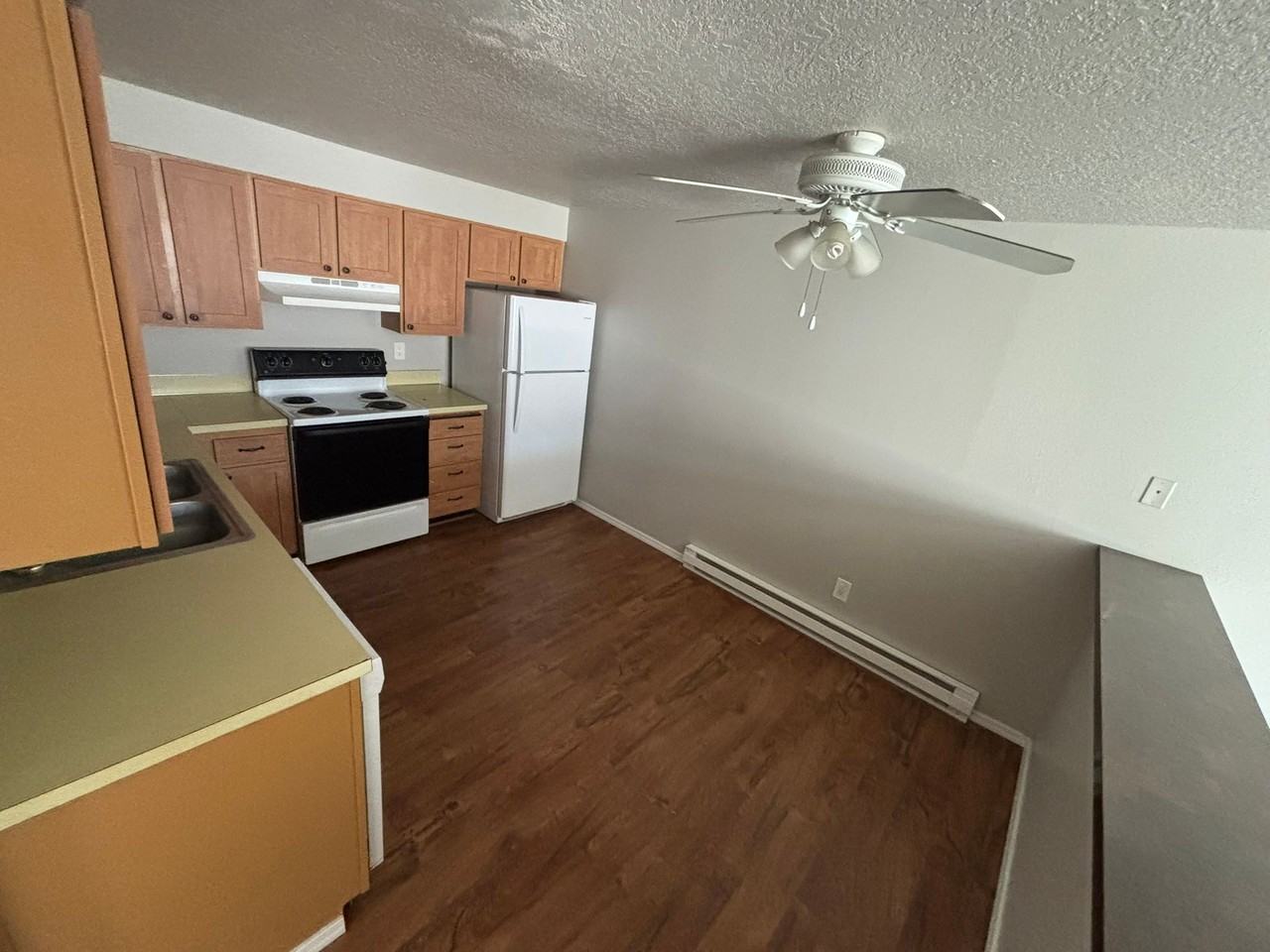 Aspen Court 2 bd/1 ba Apartment - Photo 5 of 24