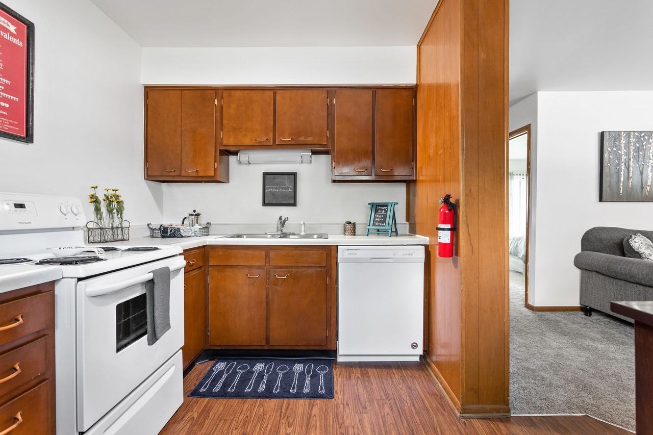 Meadow Park Apartments - Photo 3 of 38