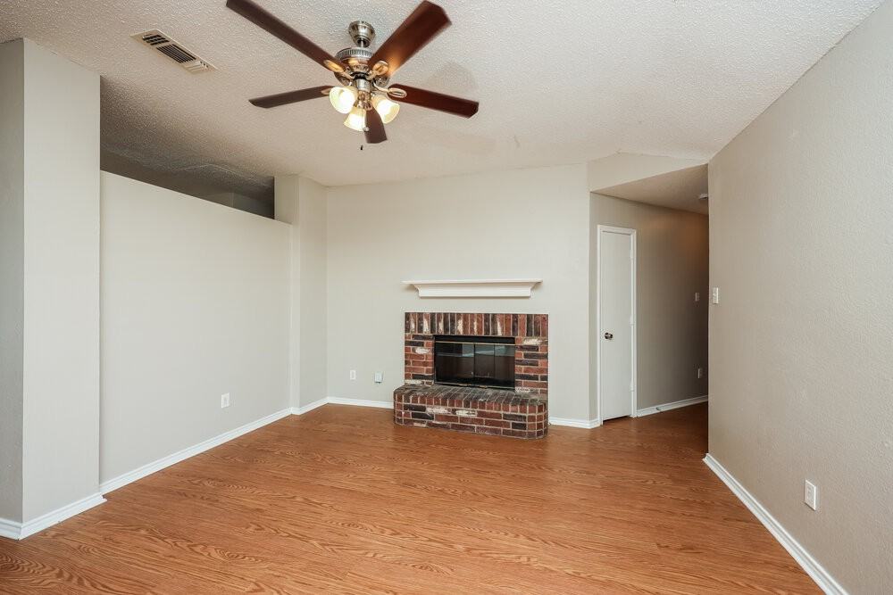 2717 Bent Brook Dr - Photo 4 of 16
