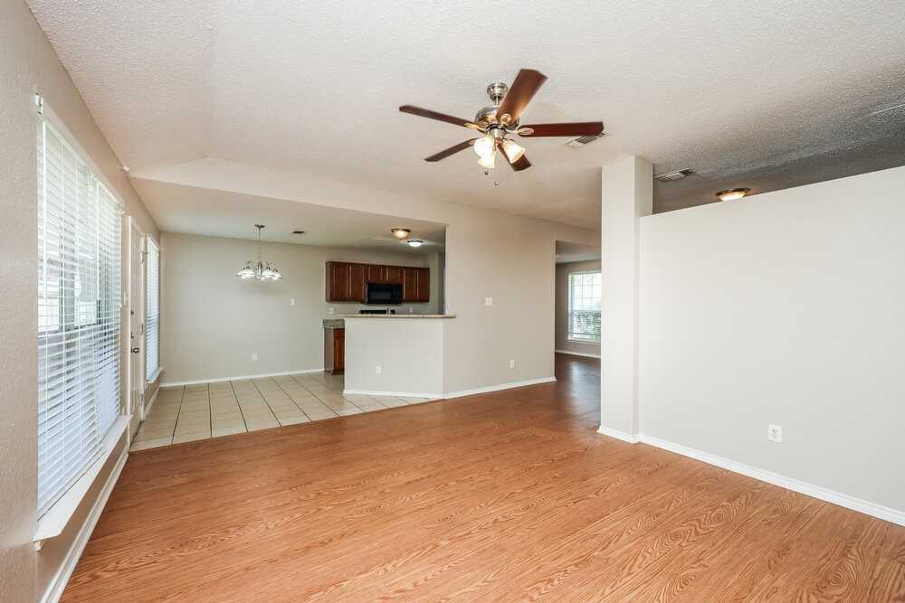 2717 Bent Brook Dr - Photo 5 of 16