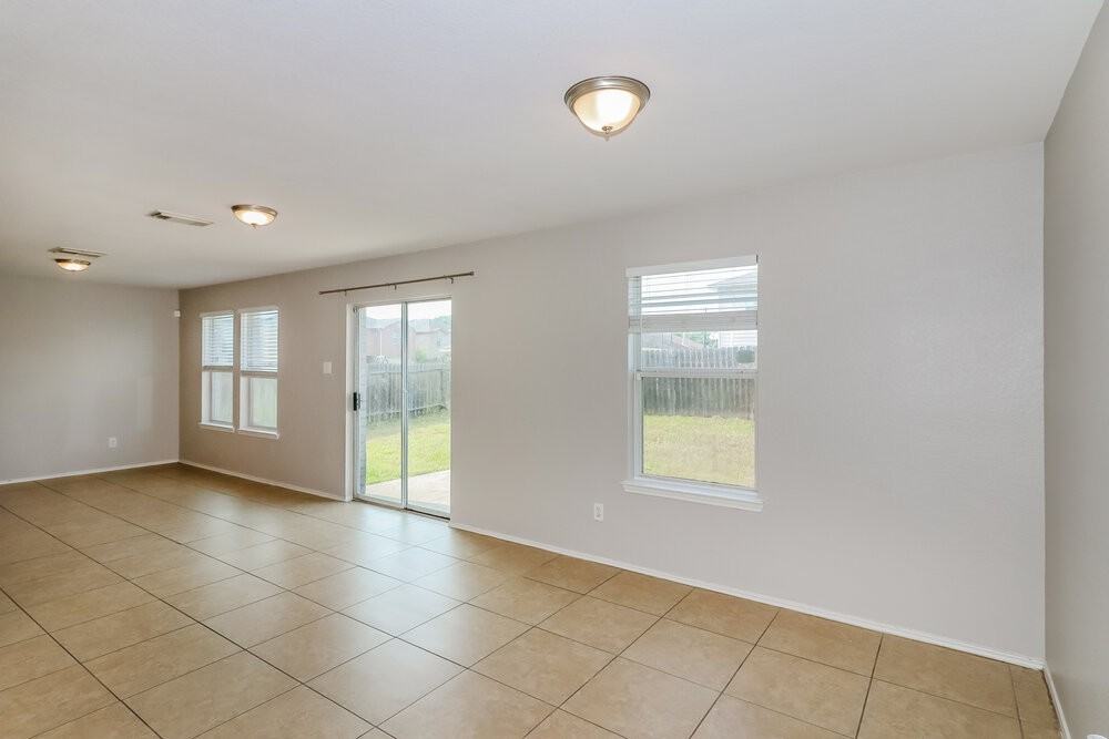 5006 Roth Forest Ln - Photo 7 of 17