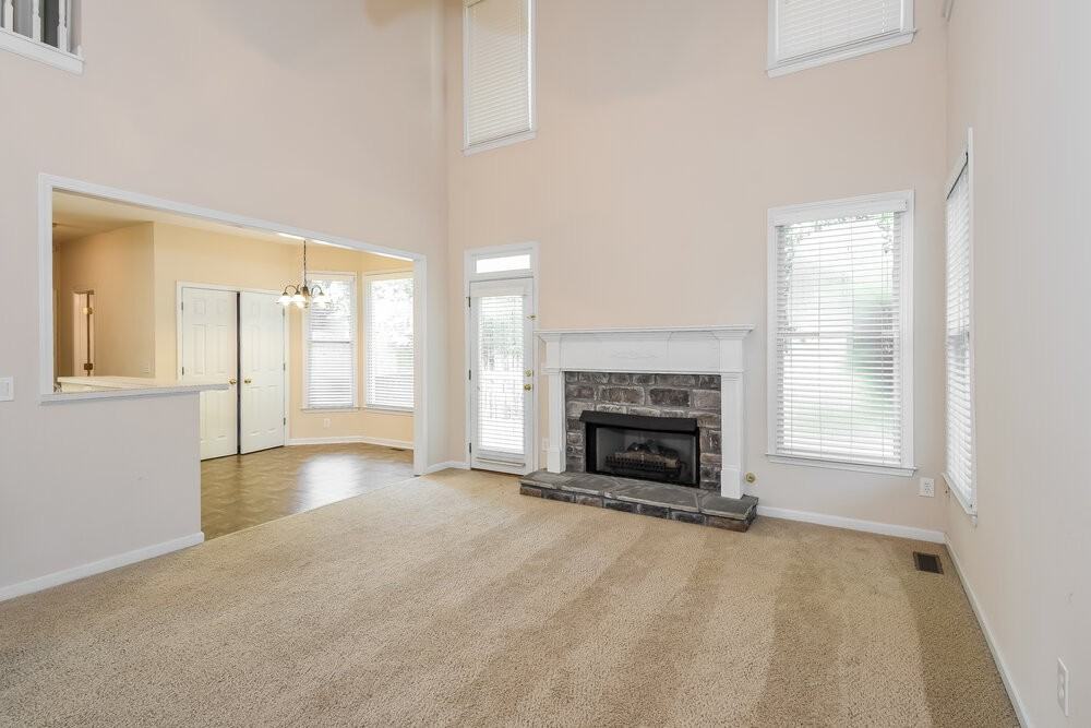 3075 Woodbridge Ln - Photo 6 of 18