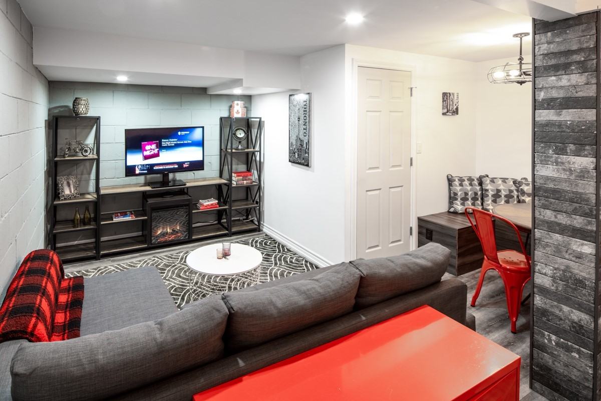 87 Pintail Crescent - Photo 2 of 8