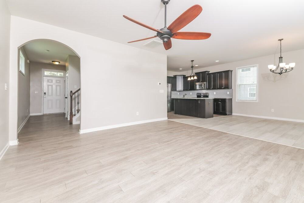 109 W Webber Ln - Photo 5 of 17