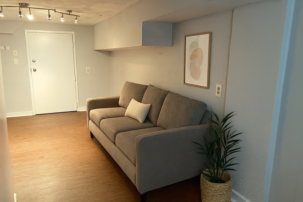 1002 N Aurora Street - Photo 6 of 50