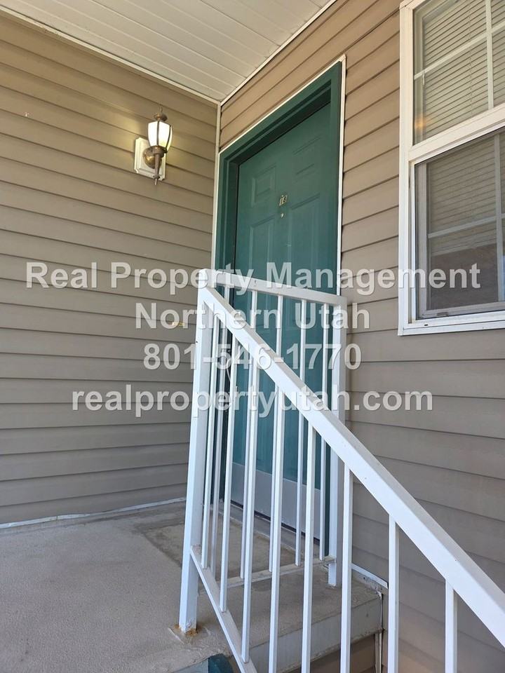 490 E 700 S - Photo 2 of 19