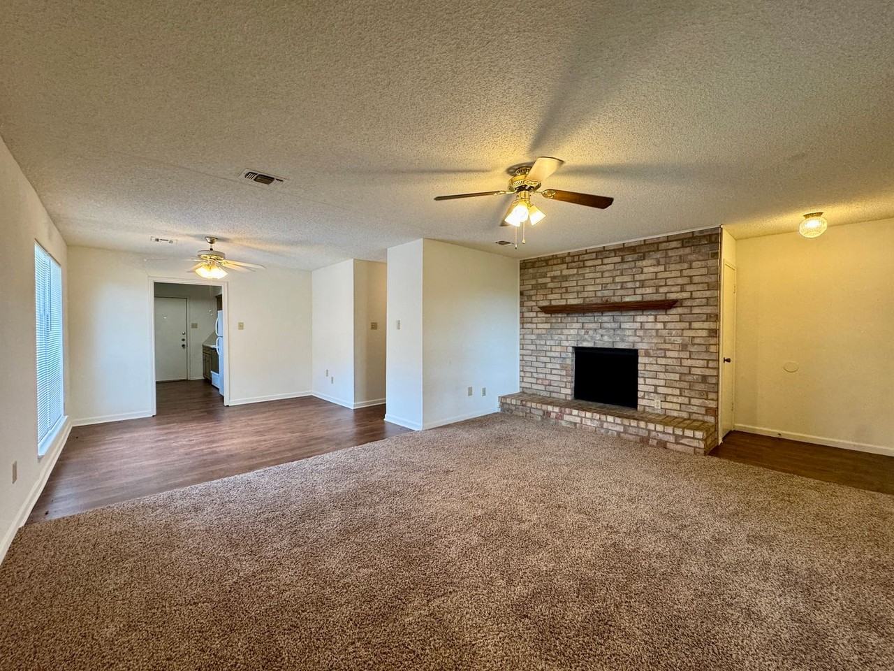 5809 Roxanne Dr - Photo 3 of 12