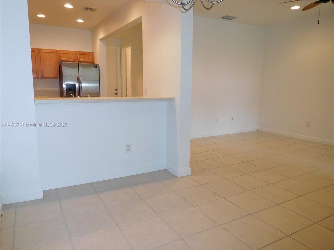 1727 San Benito Way ##15 - Photo 4 of 11