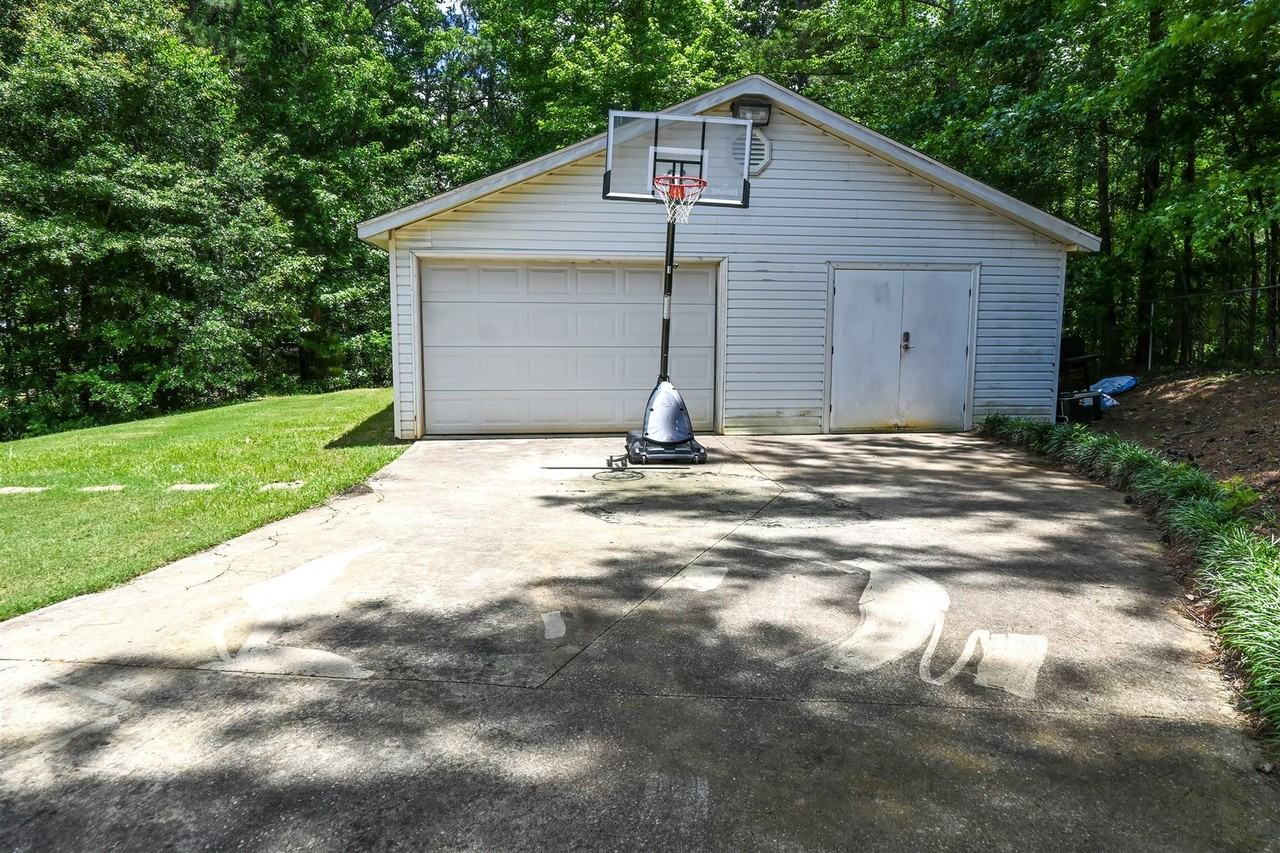 332 W Pine Dr - Photo 2 of 23