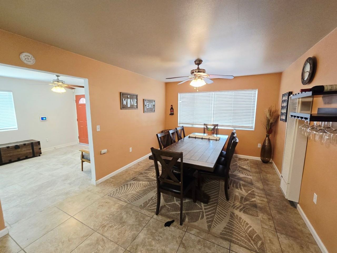 1525 Dakota Ln - Photo 5 of 19