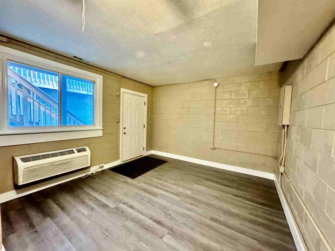 401 N Maple St #3 - Photo 4 of 6