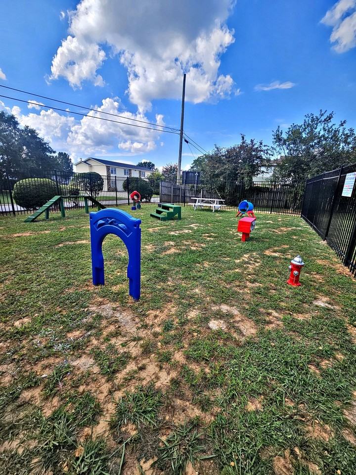 Foxboro Apartments - Photo 3 of 15