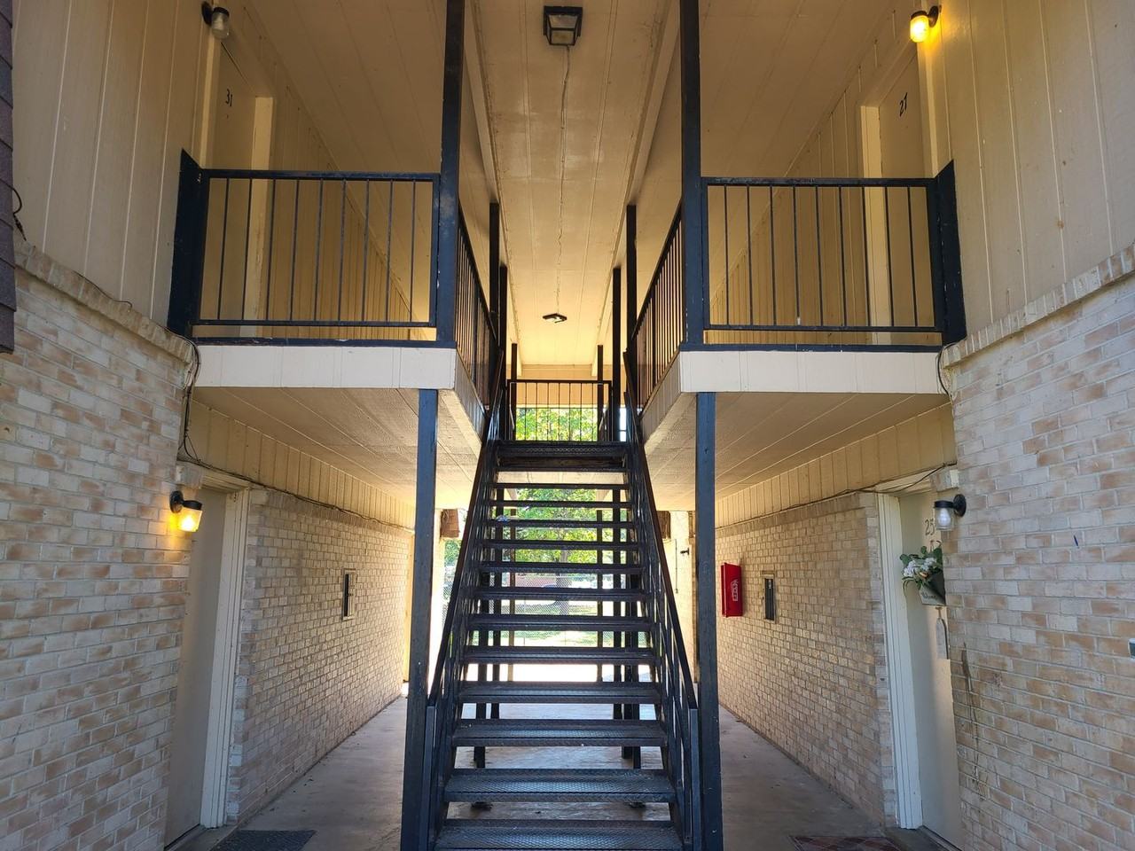 Treeview Apartments - Photo 3 of 26