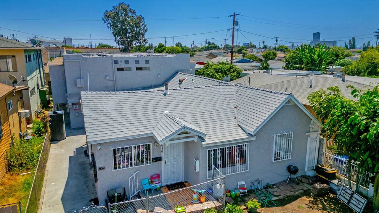 930-932 Fraser Avenue - Photo 2 of 8