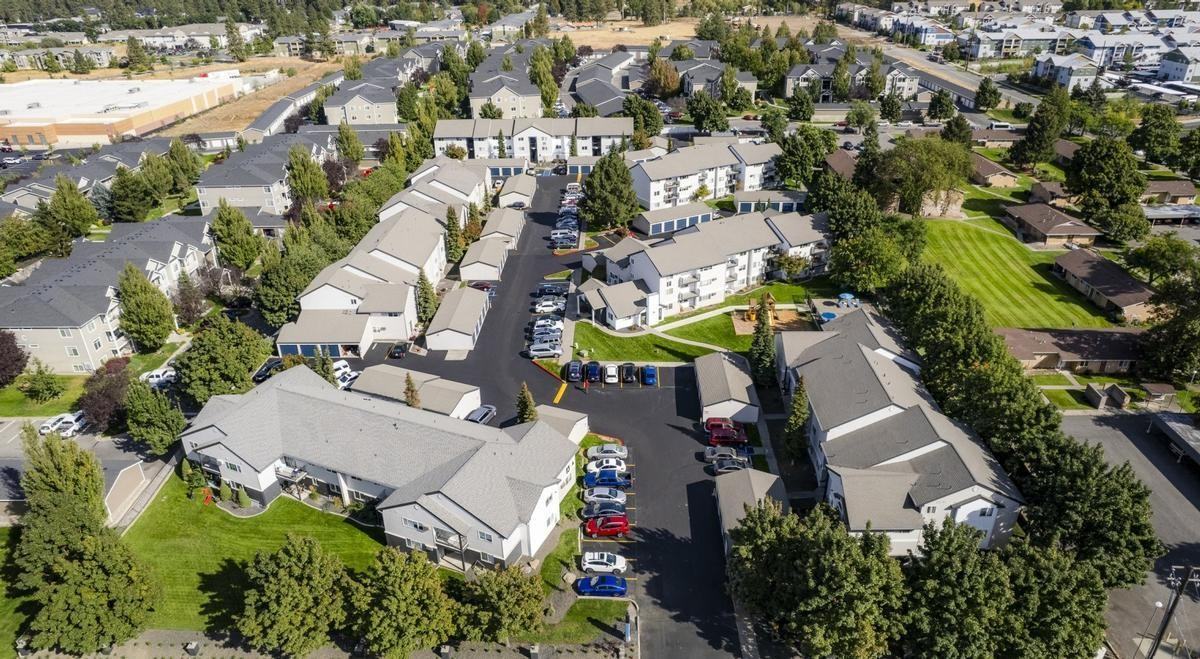 5111 S Regal St - Photo 4 of 24