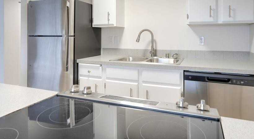 5111 S Regal St - Photo 3 of 24