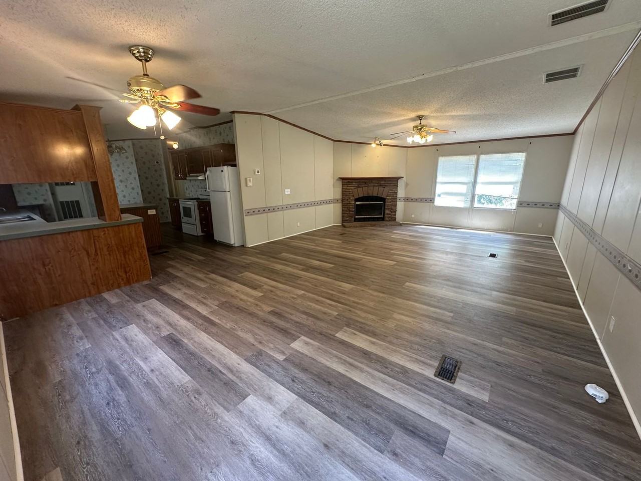 16521 Timberwood - Photo 2 of 24