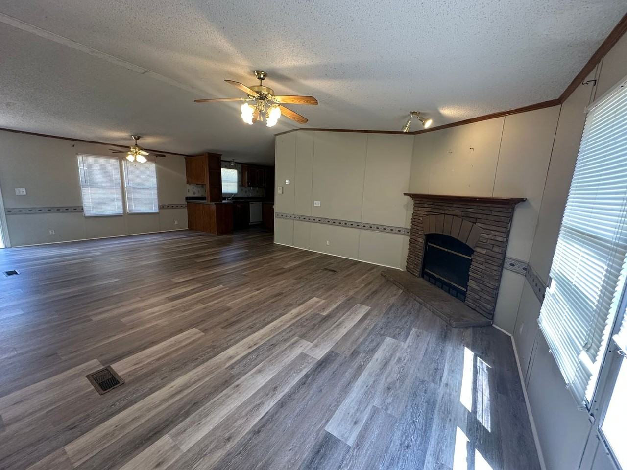 16521 Timberwood - Photo 4 of 24