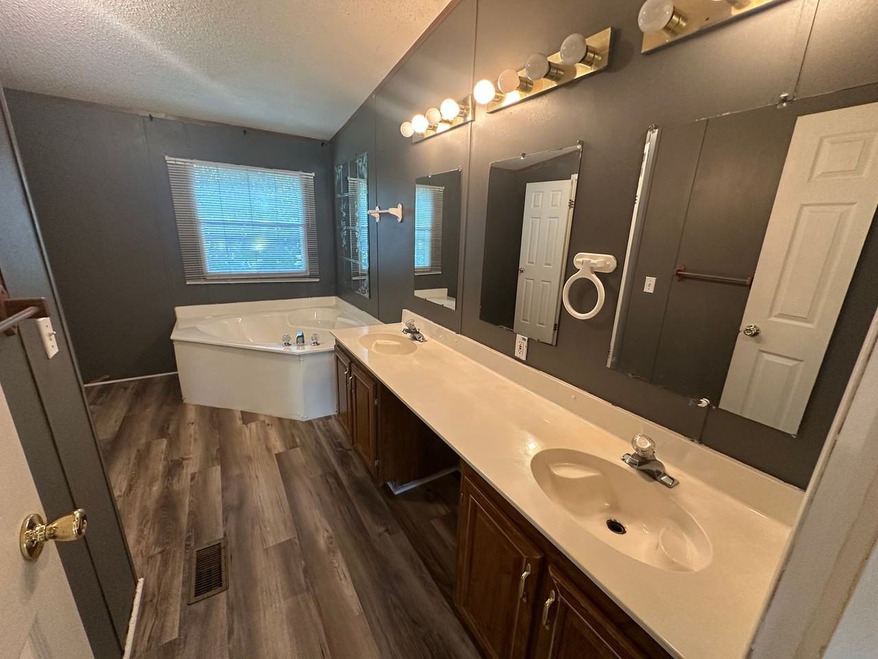 16521 Timberwood - Photo 7 of 24