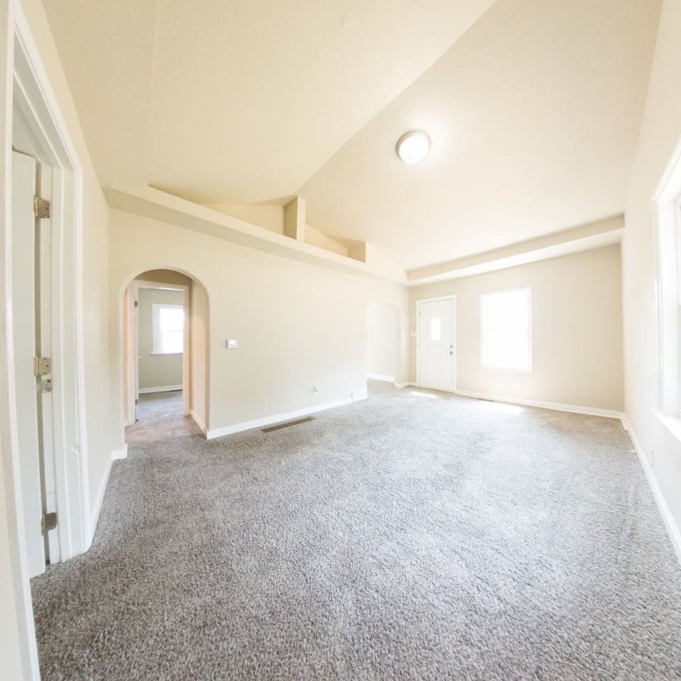 2826 Lyon St - Photo 4 of 14
