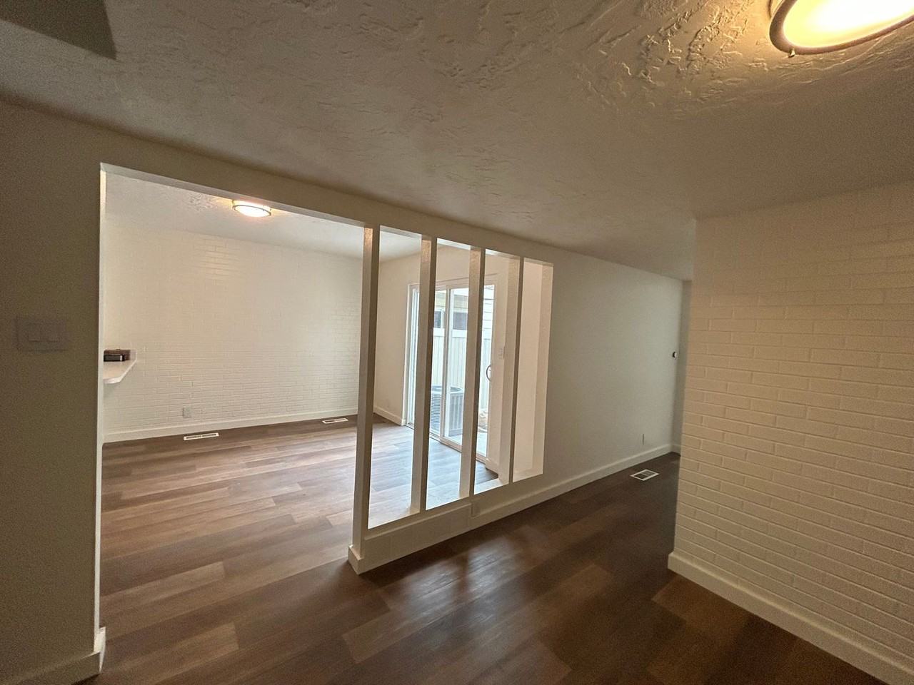 192 E 2090 N - Photo 3 of 20