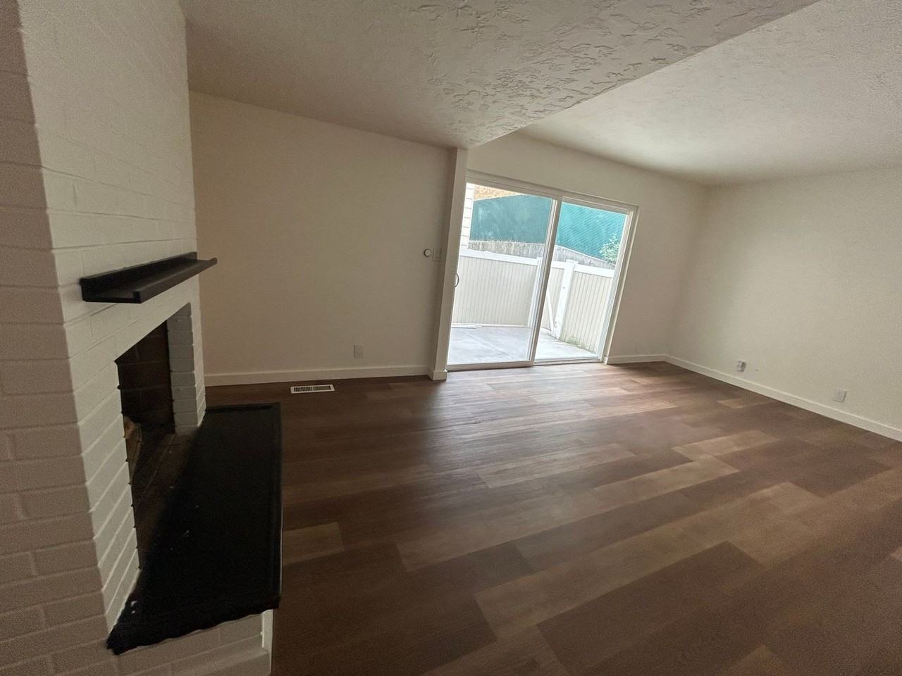 192 E 2090 N - Photo 5 of 20