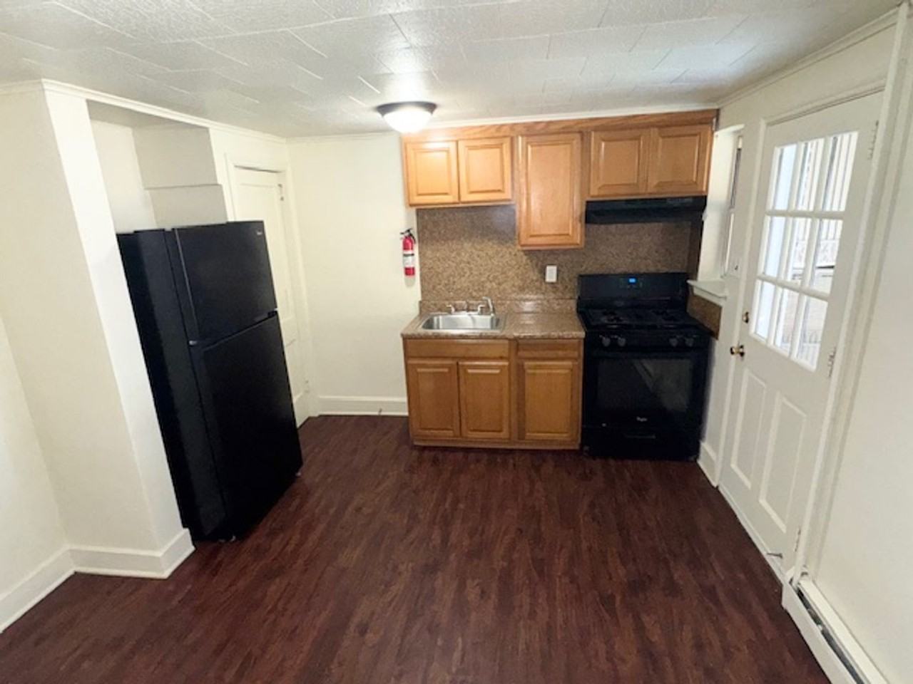416 Fairview Ave - Photo 3 of 10