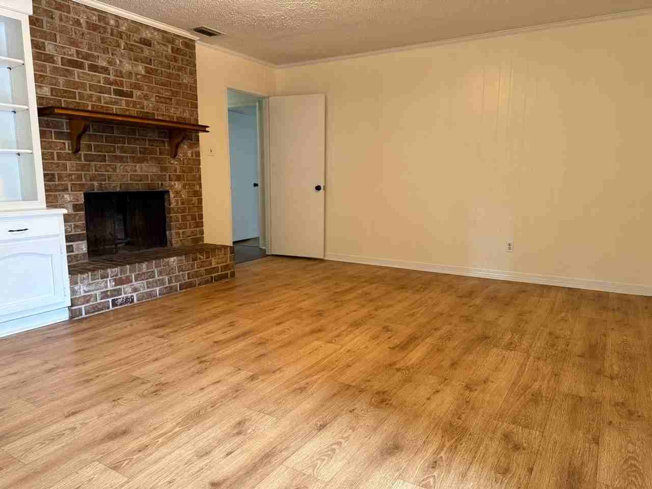 6009 Glencrest Ct - Photo 2 of 21