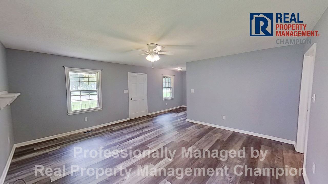 1329 Hazel Ave - Photo 3 of 21