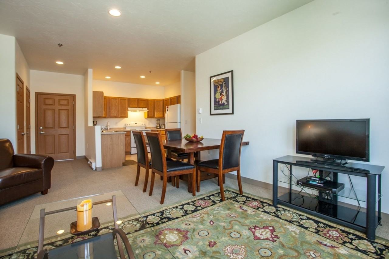 Sylvan Flats Apartments - Photo 3 of 50